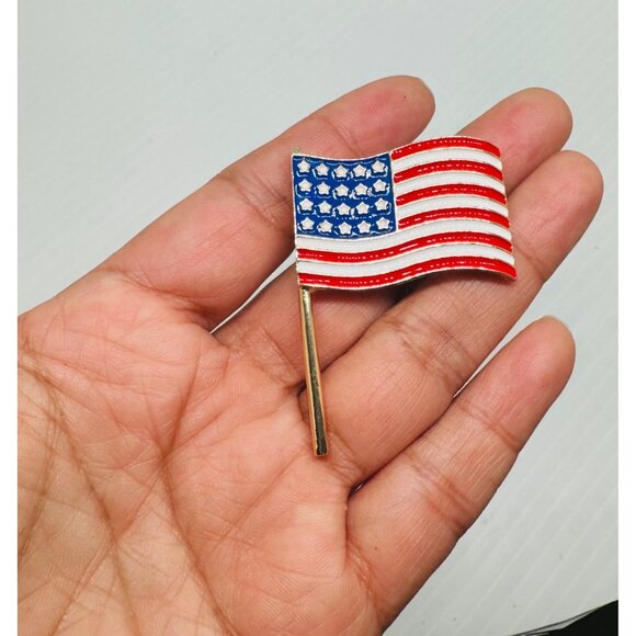 🇺🇸USA American Flag Pin Classic Enamel Brooches National Flag Metal Lapel Pin - Picture 2 of 5